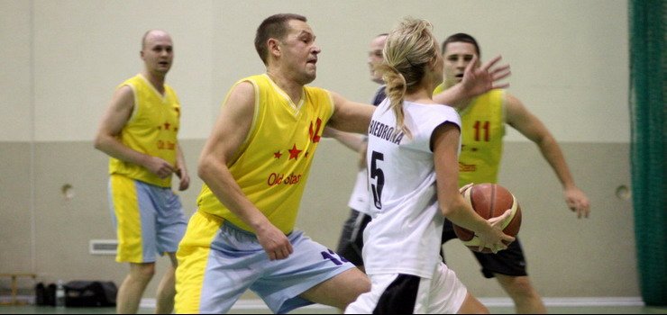 Kontuzja kapitana nie zawa�y�a na sukcesie Old Stars