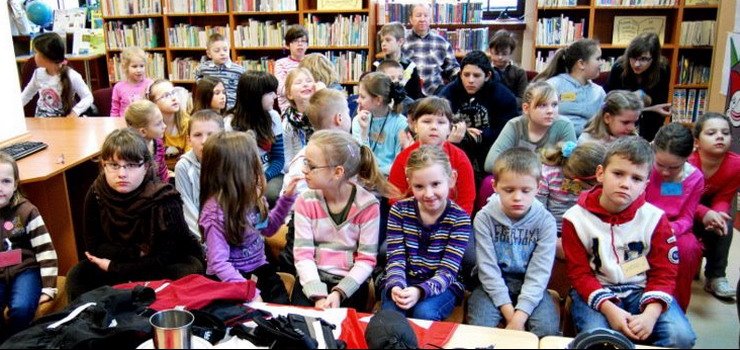 „Siedmiomilowe buty” – ferie w bibliotece na półmetku