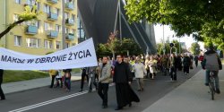 Ulicami Elbl�ga przeszed� marsz w obronie �ycia