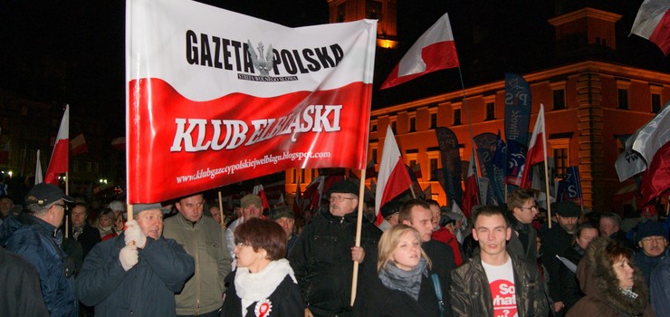 Elblanie wspomnieli bohaterw oraz polegych. 11 listopada poczony z miesicznic katastrofy smoleskiej w Warszawie (zobacz zdjcia) 