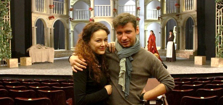 O grze aktorskiej w trzech językach i wyzwaniach, jakie niesie za sobą taka współpraca