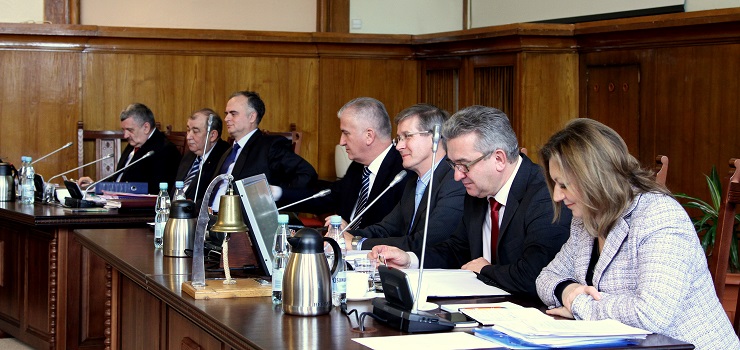 „Przeszacowanie” i „dryfowanie w kierunku ubóstwa”. Budżet miasta przyjęty, ale krytycznie oceniony przez radnych