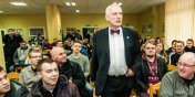 Janusz Korwin-Mikke: "Traktuje si nas jak bydo i my na to pozwalamy"- posuchaj, o co elblanie pytali polityka