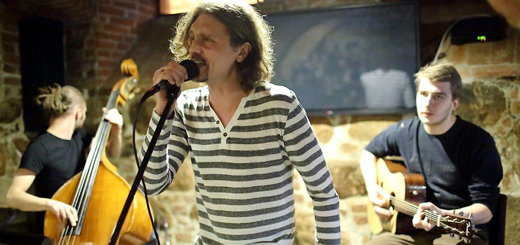 Gienek Loska: "Chcę być szczęśliwym muzykiem, tam na scenie"