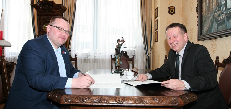 V LO podpisao porozumienie o wsppracy  z Uniwersytetem Gdaskim