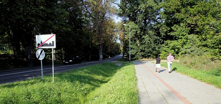 cieka pieszo-rowerowa poczy kolejne dzielnice miasta. W przyszym roku Zajazd z Bielanami