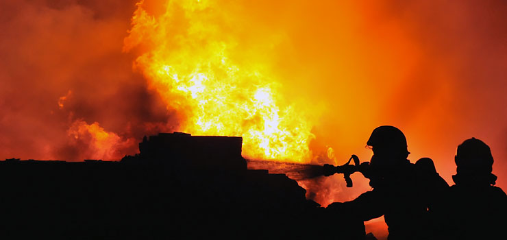 Pożar na Modrzewinie. Akcja gaśnicza trwała do rana (aktualizacja - Straty ok. 200 tys.zł zdjęcia terenu po pożarze )