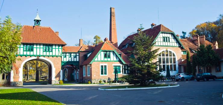 Pałac i stadnina w Kadynach dostaną drugie życie. Nowy inwestor chce przywrócić im dawny blask