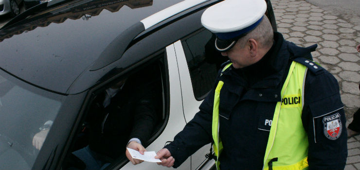 Policjanci bd surowo kara za amanie przepisw drogowych