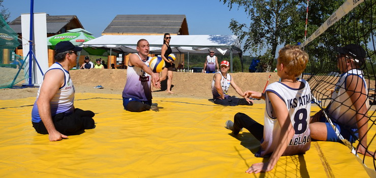Niepenosprawni siatkarze plaowi grali w Piastowie na Mistrzostwach Polski