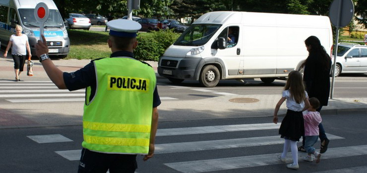 Policjanci zadbaj o bezpieczna drog dzieci do szkoy