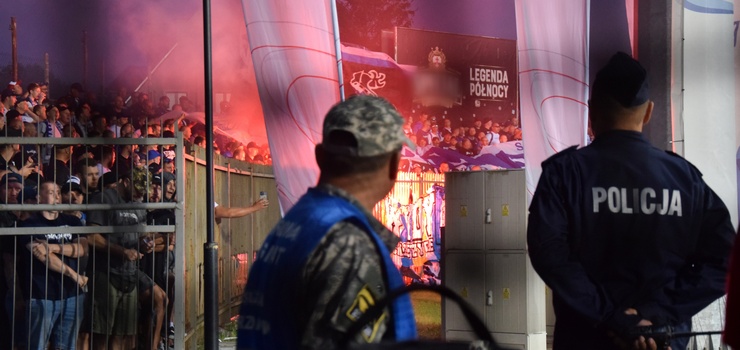 Kilkuset policjantw zabezpieczao mecz Olimpia - Stomil. "Nikt nie odnis obrae"