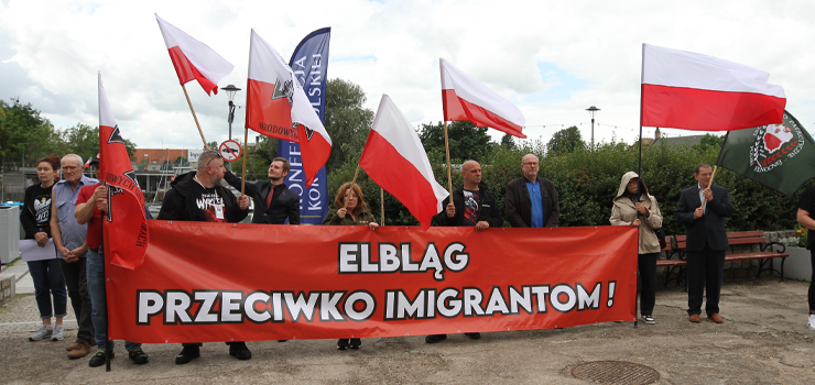 „Imigranci, młode byki, niech wracają do Afryki”. Antyimigracyjny protest w Elblągu