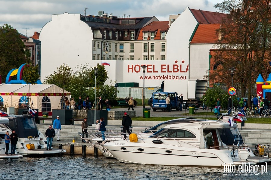 Prezydent Wilk zwiedza jachty przy Bulwarze Zygmunta Augusta, fot. 4