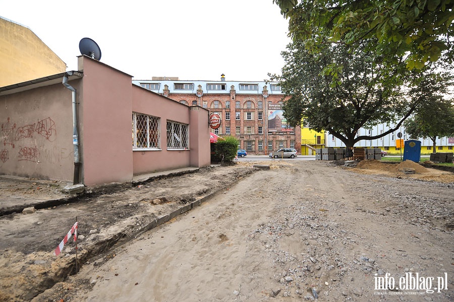 W ramach budetu obywatelskiego powstaje kolejny parking na ul. Odzieowej, fot. 12