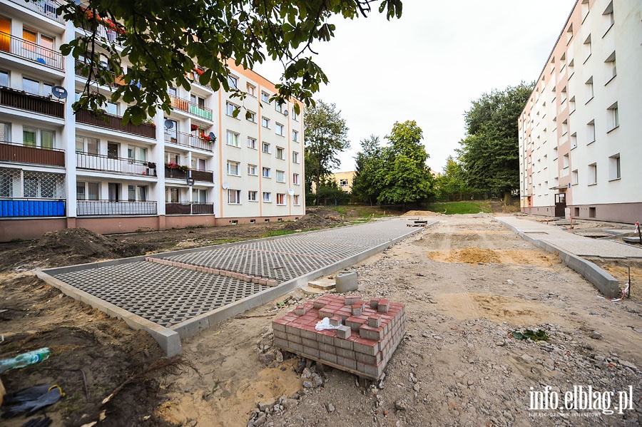 W ramach budetu obywatelskiego powstaje kolejny parking na ul. Odzieowej, fot. 13