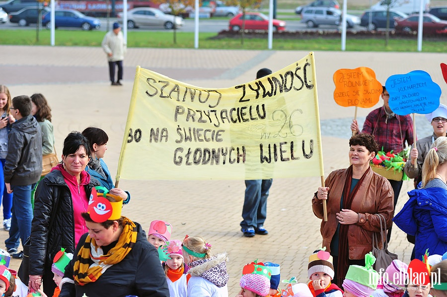 Manifestacja szkolna przeciw marnowaniu produktw spoywczych, fot. 61