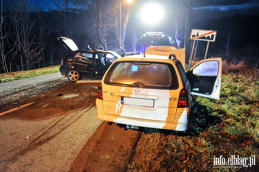 Czoowe zderzenie samochodw osobowych Opel Vectra i VW Golf, fot. 9