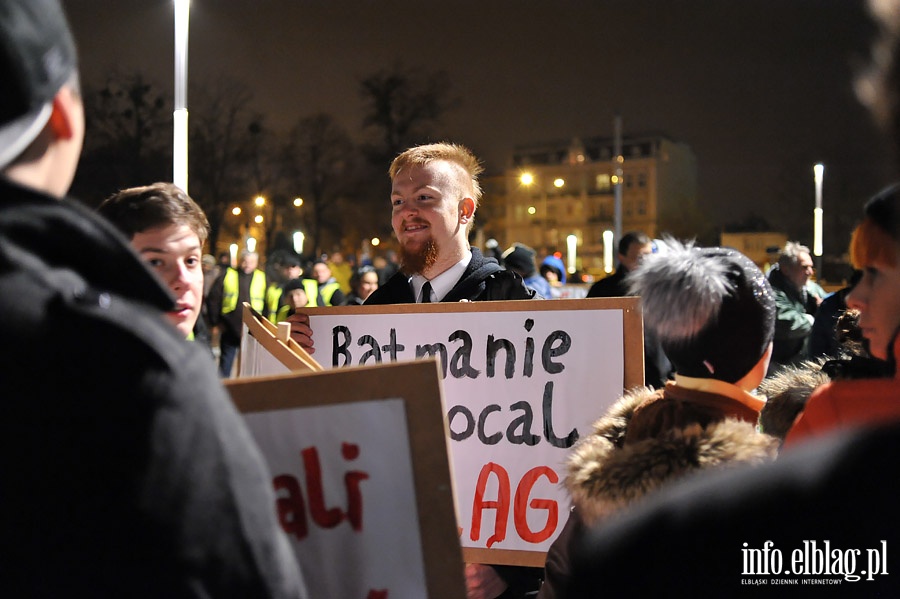 Elblnie wyszli na ulic protestujc przeciwko faszerstwom wyborczym, fot. 31