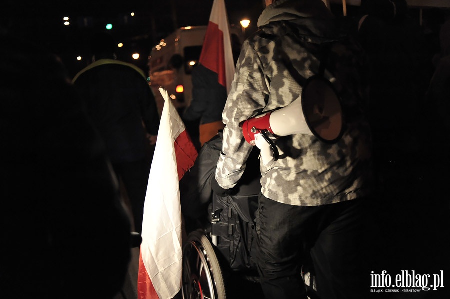 Elblnie wyszli na ulic protestujc przeciwko faszerstwom wyborczym, fot. 53