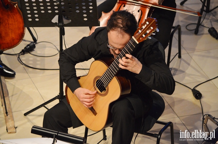 Charyzmatycznych gitarzysta klasyczny, Krzysztof Meisinger zagra z EOK, fot. 6