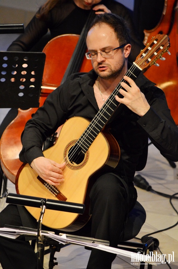Charyzmatycznych gitarzysta klasyczny, Krzysztof Meisinger zagra z EOK, fot. 8