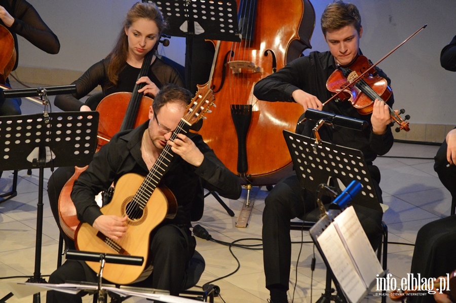Charyzmatycznych gitarzysta klasyczny, Krzysztof Meisinger zagra z EOK, fot. 9