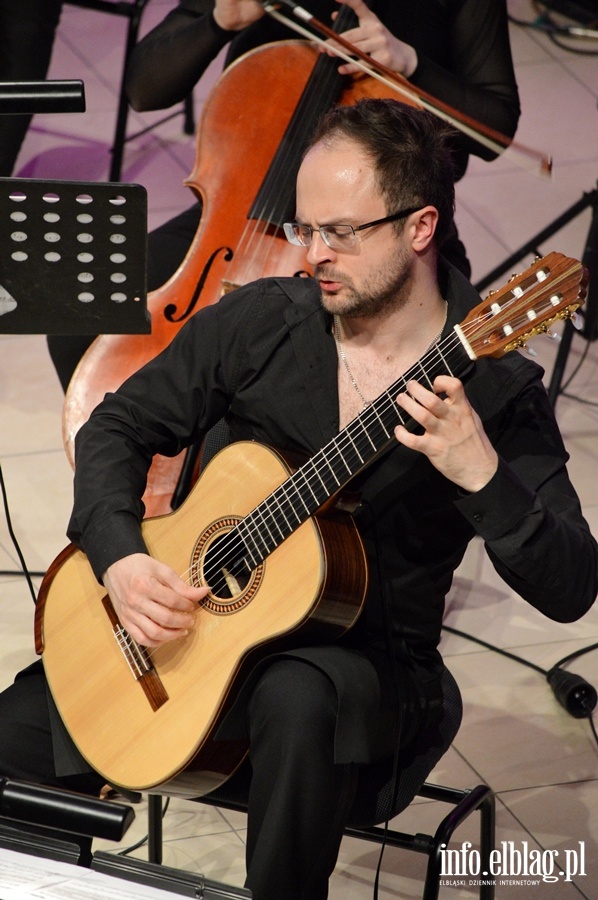 Charyzmatycznych gitarzysta klasyczny, Krzysztof Meisinger zagra z EOK, fot. 17