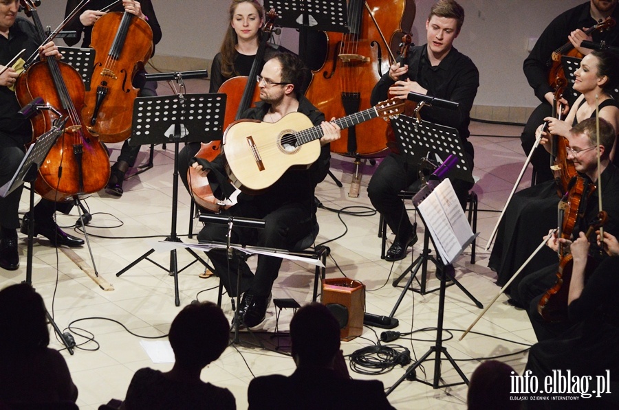 Charyzmatycznych gitarzysta klasyczny, Krzysztof Meisinger zagra z EOK, fot. 25