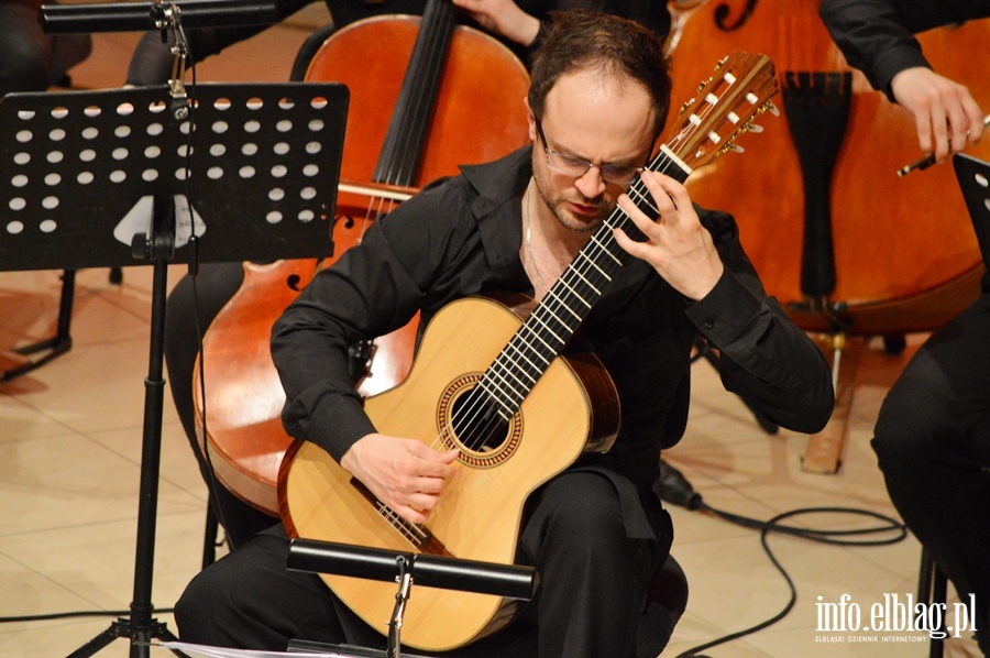 Charyzmatycznych gitarzysta klasyczny, Krzysztof Meisinger zagra z EOK, fot. 31