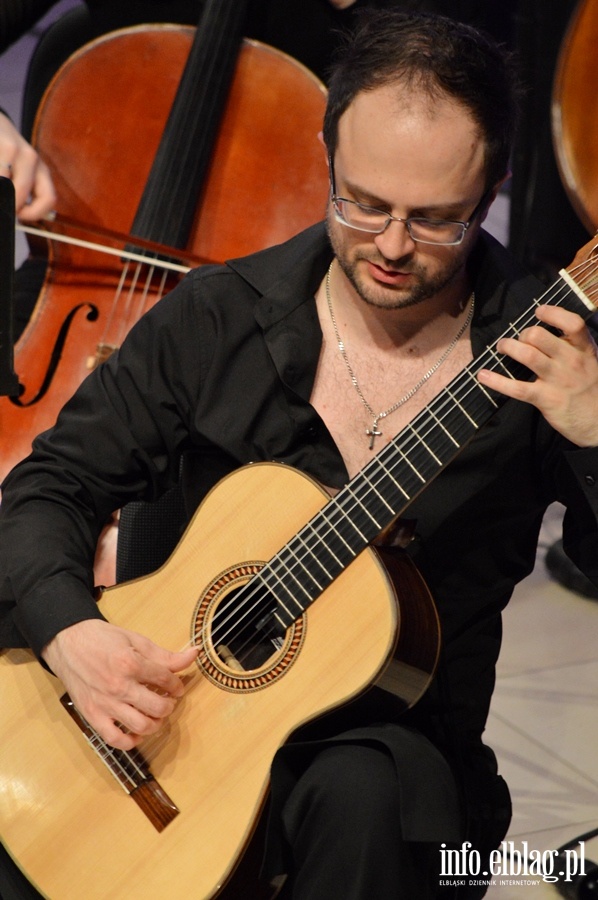 Charyzmatycznych gitarzysta klasyczny, Krzysztof Meisinger zagra z EOK, fot. 37