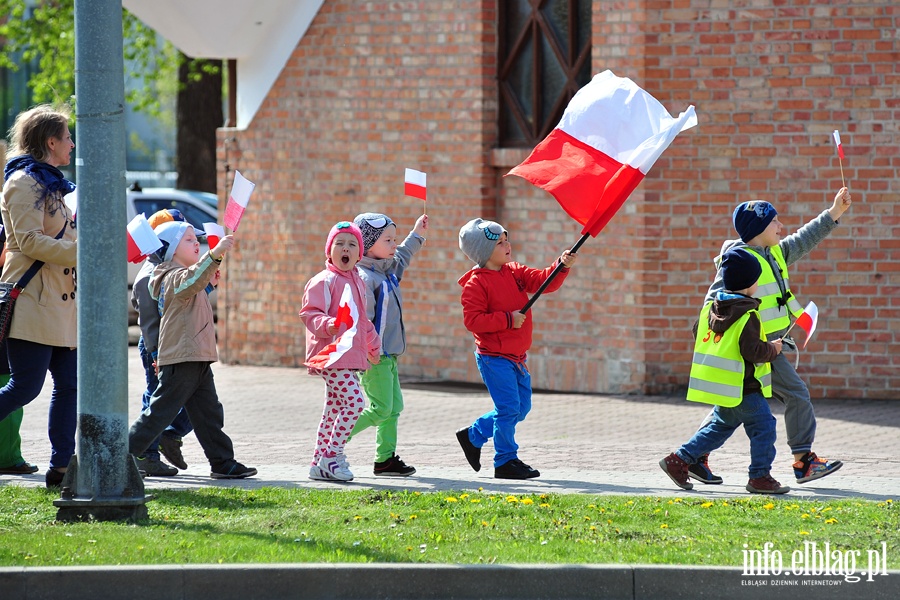Przedszkolaki uczciy wito Flagi, fot. 32