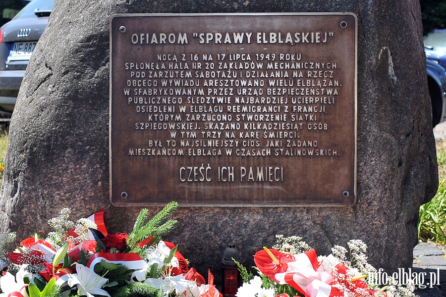 Zoenie wiecw pod tablic ofiar "Sprawy Elblskiej", fot. 31