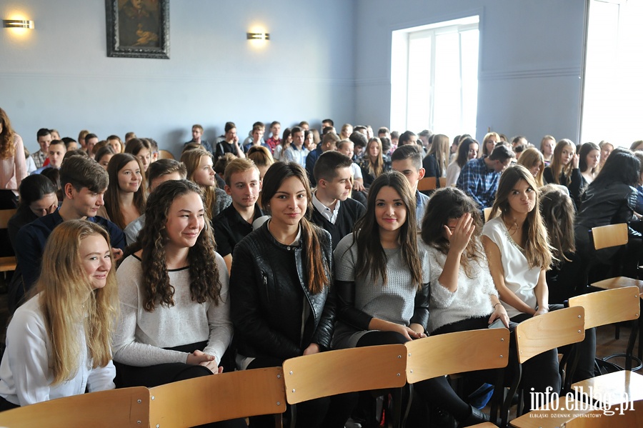 Inauguracja roku szkolno-akademickiego w II LO, fot. 1