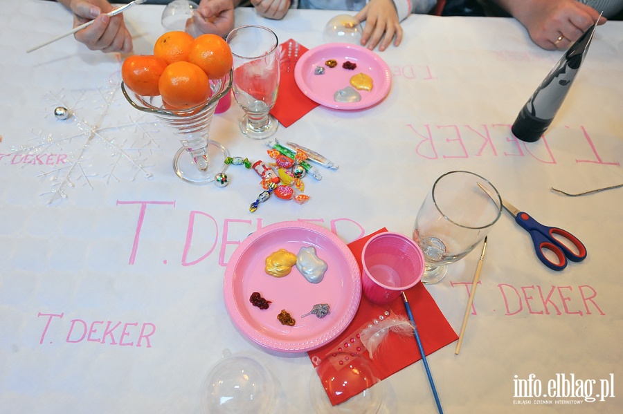 Mikoajkowy konkurs malowania bombek witecznych w cukierni Deker, fot. 13