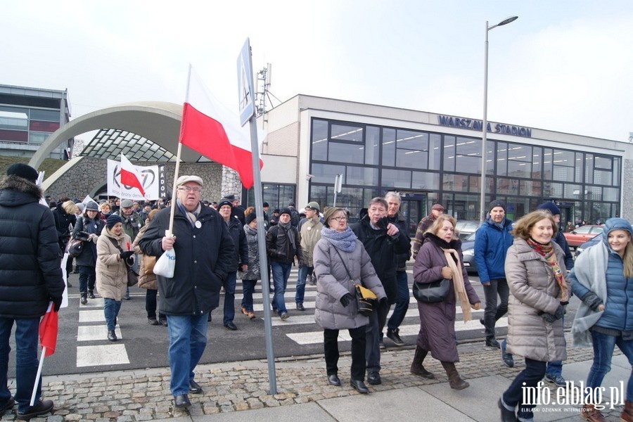 Elblanie na stoecznym marszu Komitetu Obrony Demokracji - 27.02.2016, fot. 1