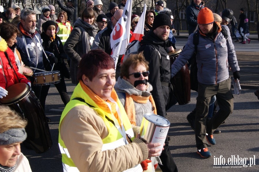 Elblanie na stoecznym marszu Komitetu Obrony Demokracji - 27.02.2016, fot. 25