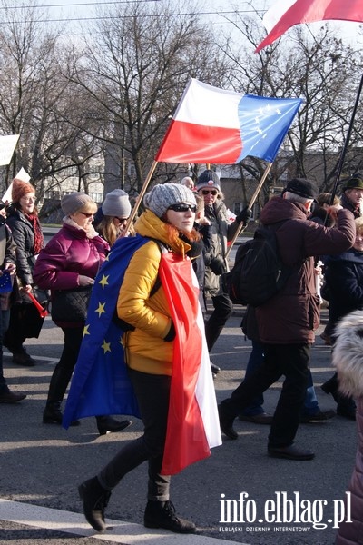 Elblanie na stoecznym marszu Komitetu Obrony Demokracji - 27.02.2016, fot. 37