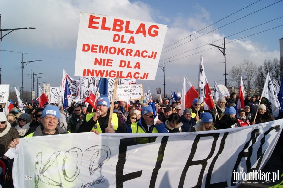 Elblanie na stoecznym marszu Komitetu Obrony Demokracji - 27.02.2016, fot. 59
