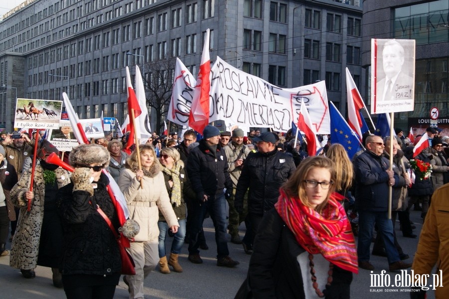 Elblanie na stoecznym marszu Komitetu Obrony Demokracji - 27.02.2016, fot. 68