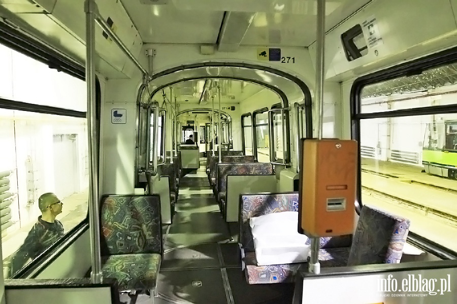 Pierwszy z trzech zakupionych wagonw tramwajowych, fot. 12
