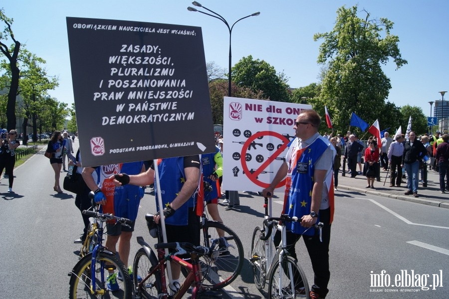 Elblanie podczas stoecznego przemarszu KOD "Jestemy i bdziemy w Europie!", fot. 2