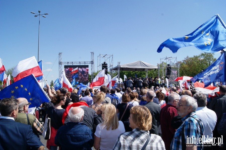 Elblanie podczas stoecznego przemarszu KOD "Jestemy i bdziemy w Europie!", fot. 5