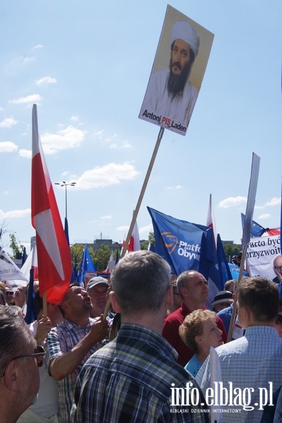 Elblanie podczas stoecznego przemarszu KOD "Jestemy i bdziemy w Europie!", fot. 15