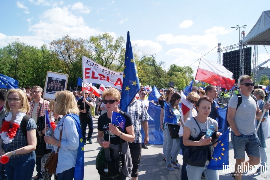 Elblanie podczas stoecznego przemarszu KOD "Jestemy i bdziemy w Europie!", fot. 16