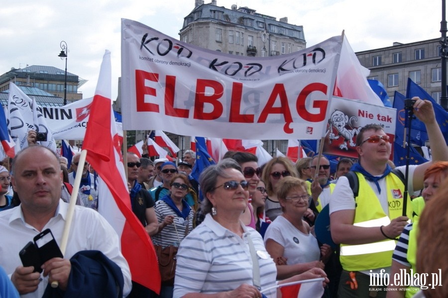 Elblanie podczas stoecznego przemarszu KOD "Jestemy i bdziemy w Europie!", fot. 41