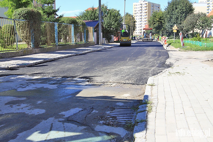 Ukadanie asfaltu na ul. Daszyskiego, fot. 10