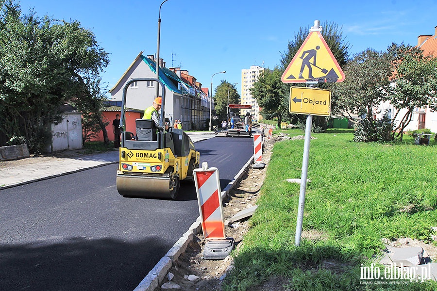 Ukadanie asfaltu na ul. Daszyskiego, fot. 12