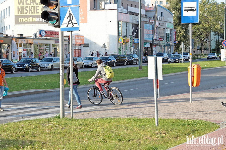 Rowerzysci na przejciach dla pieszych, fot. 37