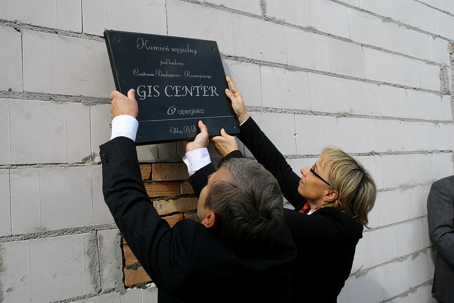 Podpisanie aktu erekcyjnego oraz wmurowanie kamienia wgielnego pod budow Centrum GIS Centre, fot. 29